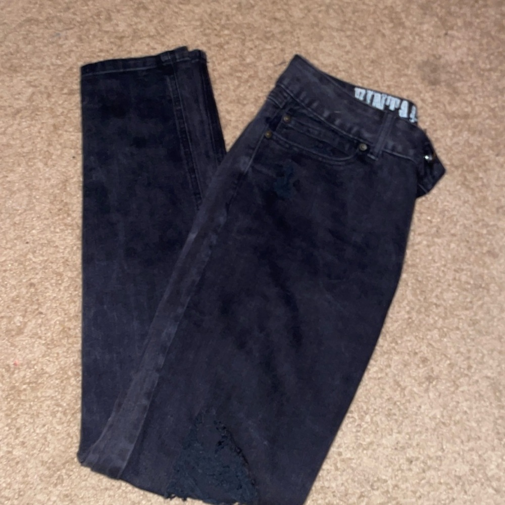 black skinny ripped jeans